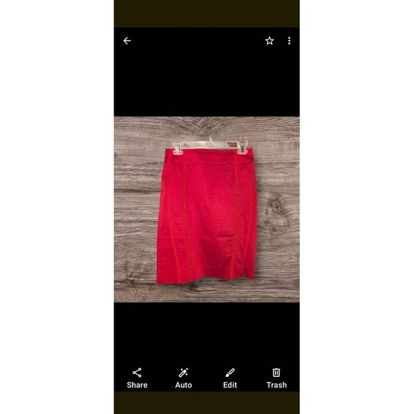 White House Black Market Dresses & Skirts - White House Black Market Red Pencil Skirt Size 4 – Fitted Structured Back Zip
